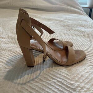 Madewell tan suede heels with ankle strap, size 7.5